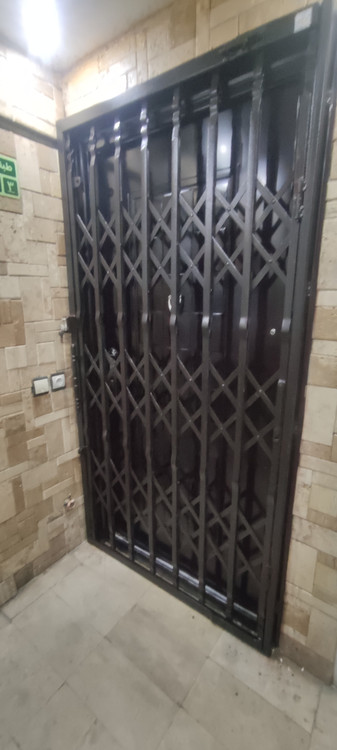 درب حفاظ آکاردیونی تسمه دو نیم پرچ مخفی